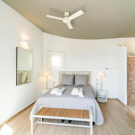 Gaudina Villa Sant Lluis